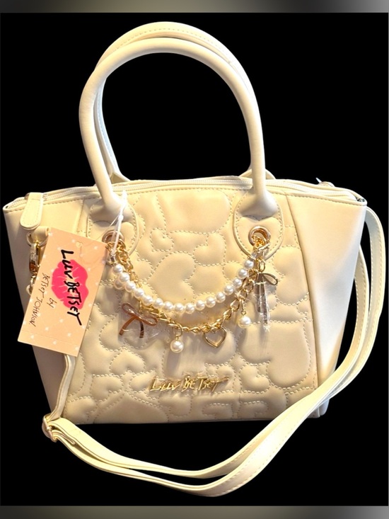 Betsey Johnson Handbags - NWT•Betsey Johnson Ivory Quilted Satchel with Gold & Pearl Charm Chains